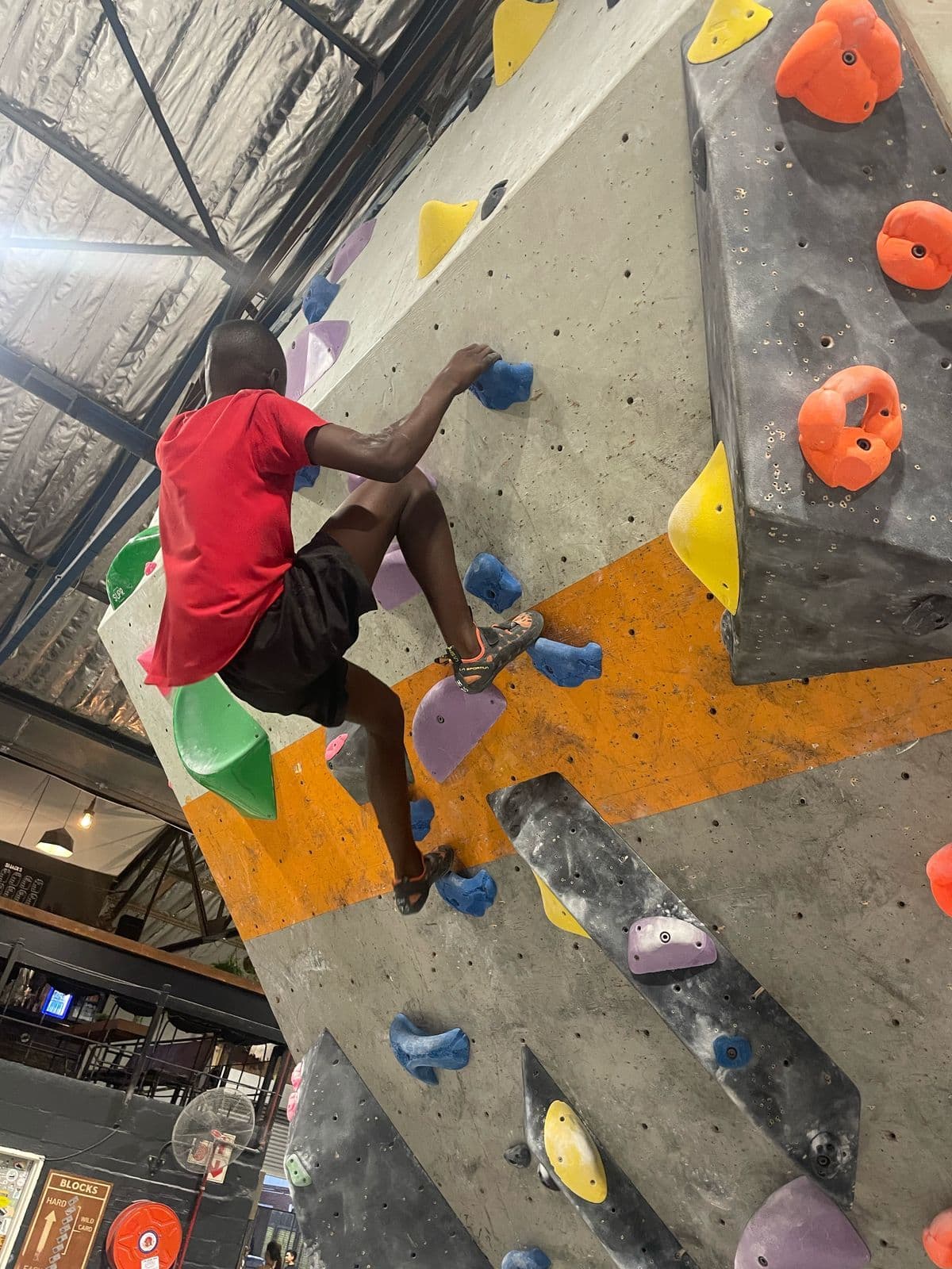 Inam and Lolwam climb with Dream Higher